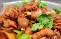 青陽炒雞火爆全國，創(chuàng)業(yè)者如何突圍？背后的商機(jī)與挑戰(zhàn)！