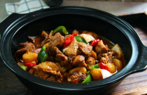 雞公煲如何逆襲成餐飲黑馬？創(chuàng)新之路點(diǎn)燃創(chuàng)業(yè)夢想！