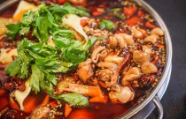 肥腸雞如何成美食界？創(chuàng)業(yè)者如何創(chuàng)新把握這舌尖上的黃金機(jī)遇！