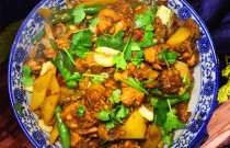 如何打破傳統(tǒng)限制？鐵鍋炒雞創(chuàng)業(yè)者用匠心打造美食傳奇！