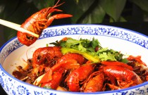 小龍蝦創(chuàng)業(yè)藍(lán)海如何突圍？敢問(wèn)高手妙招何在？