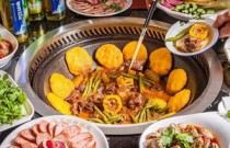 東北鐵鍋燉爆紅秘籍，創(chuàng)業(yè)者如何搶占市場，讓傳統(tǒng)美味煥發(fā)新生機？