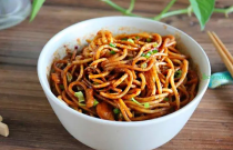 熱干面創(chuàng)業(yè)江湖：是堅(jiān)守傳統(tǒng)還是創(chuàng)新？速看如何聲名遠(yuǎn)揚(yáng)！