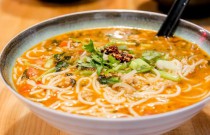 云南米線新風(fēng)尚？云之緣小鍋米線獨領(lǐng)潮流！創(chuàng)業(yè)探索傳統(tǒng)美味新篇章