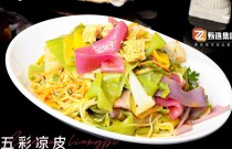 五彩果蔬涼皮爆火！無添加色素卻色彩誘人，它是如何做到的？