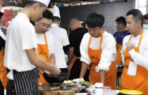 「火鍋杯」落地成功！日營收三千元！