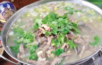 學(xué)正宗羊雜湯要多少錢？輕松創(chuàng)業(yè)，先了解這些關(guān)鍵費(fèi)用！