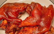 鹵菜創(chuàng)業(yè)：虧本幾率大嗎？揭秘成功秘訣