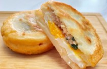 雞蛋漢堡是哪里的小吃？揭秘這款風(fēng)靡街頭的小吃背后故事！