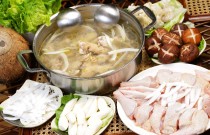 椰子雞火鍋的做法：清甜鮮美，一鍋養(yǎng)生