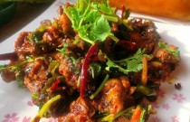 學(xué)習(xí)炒雞架，如何掌握火候做出酥脆美味？