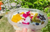 學會水果撈，輕松經(jīng)營小吃攤位，抓住市場需求。