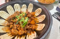 掌握鐵鍋燉的經(jīng)典技法，解鎖美味燉菜配方，輕松學(xué)會(huì)家常鐵鍋燉