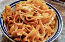 涼皮制作秘訣大公開，從入門到精通，涼皮培訓(xùn)助你成就美食夢想