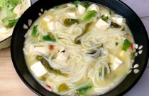 想學(xué)做正宗魚粉？手把手教你配料與烹飪技巧