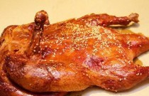 想學(xué)北京脆皮烤鴨？正宗配方與烤制技巧手把手教你