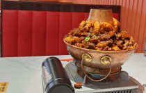 老滄州火鍋雞加盟費(fèi)多少？內(nèi)幕揭秘：加盟和學(xué)技術(shù)哪個(gè)更劃算？