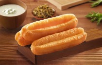 商業(yè)油條加什么會酥脆？配方有門道，秘訣別亂放！