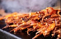 擺攤賣魷魚利潤大嗎？進(jìn)價(jià)便宜，銷量驚人！