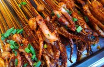 鐵板魷魚賺錢嗎？成本低回本快，小吃創(chuàng)業(yè)就選它！