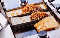 鍋巴飯小吃擺攤出餐快嗎？操作簡單，教你高效開攤賺錢！