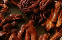 ??豬頭肉能跟鴨貨一起鹵嗎？老鹵師揭秘：共性與差異，手把手教你同鍋鹵出雙拼美味?