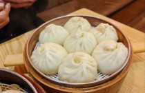 挑戰(zhàn)包 200 個包子擺攤，面發(fā)絕了卻剩餡？