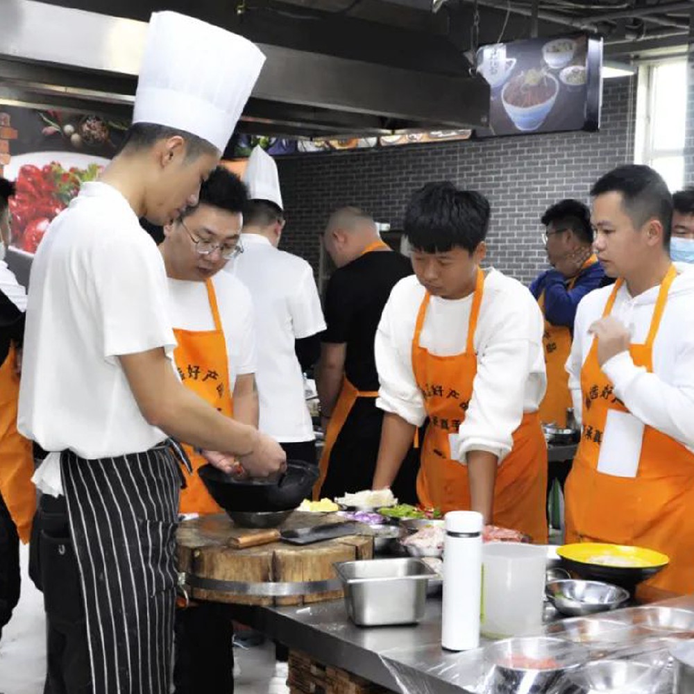 「火鍋杯」落地成功！日營收三千元！
