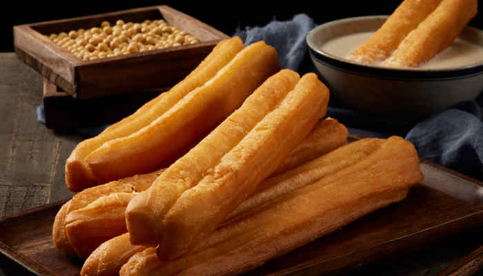 學(xué)炸油條去哪里學(xué)比較好？掌握美味的秘訣就在這里！