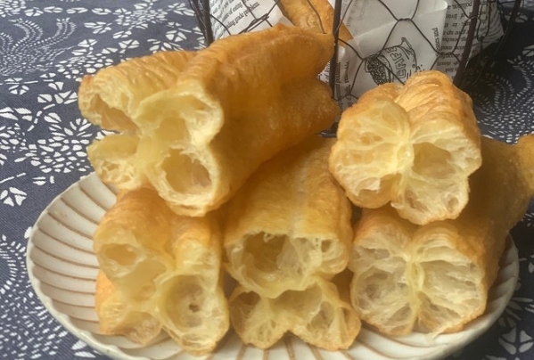 哪里有炸油條培訓(xùn)班？揭秘最靠譜的學(xué)習(xí)渠道！