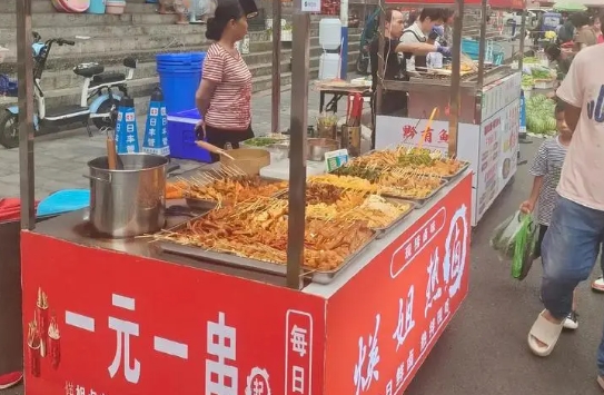 如何學(xué)熱鹵串串?dāng)[攤技術(shù)？從零開(kāi)始，學(xué)最正宗的技術(shù)！