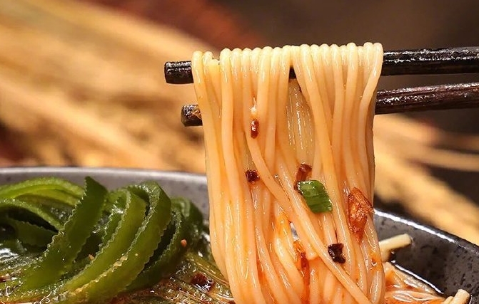 米線泡發(fā)竟有講究？掌握關(guān)鍵技巧！讓米線口感更佳