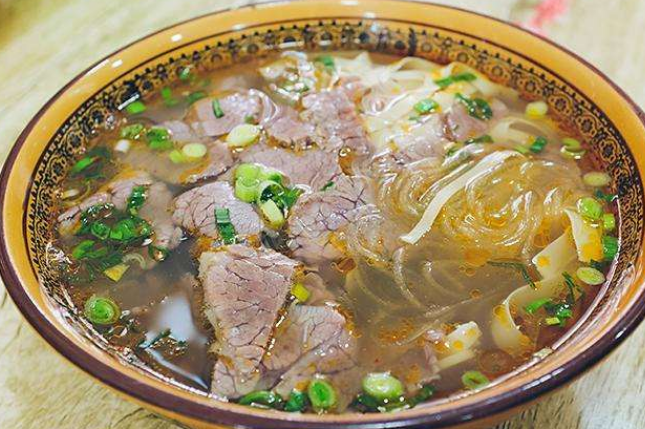 探索經(jīng)典風(fēng)味，掌握牛肉湯的秘密：原料到技術(shù)全揭秘