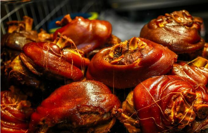 想靠鹵菜熟食賺錢？學(xué)鹵菜熟食能賺錢嗎？揭秘開店盈利秘訣