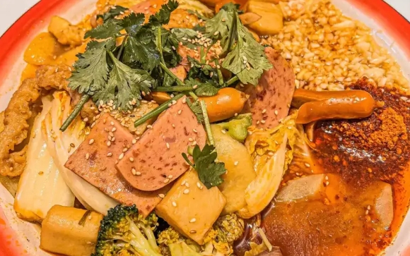 開(kāi)麻辣燙店加盟需要多少錢？避開(kāi)這些坑才是真省錢