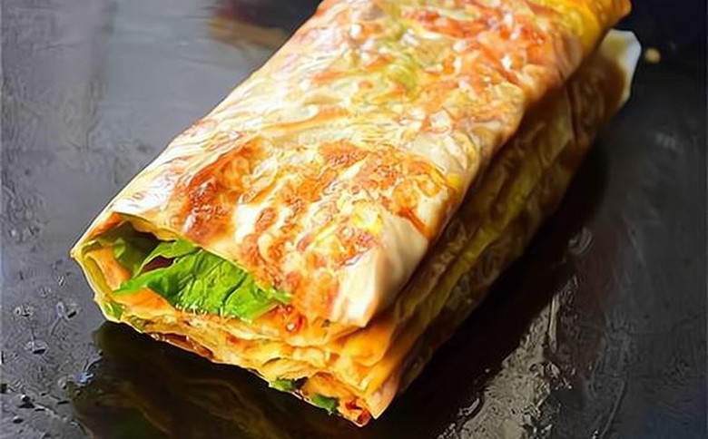 想學(xué)做煎餅果子？聊城哪里學(xué)最正宗，輕松掌握技術(shù)，快速創(chuàng)業(yè)！