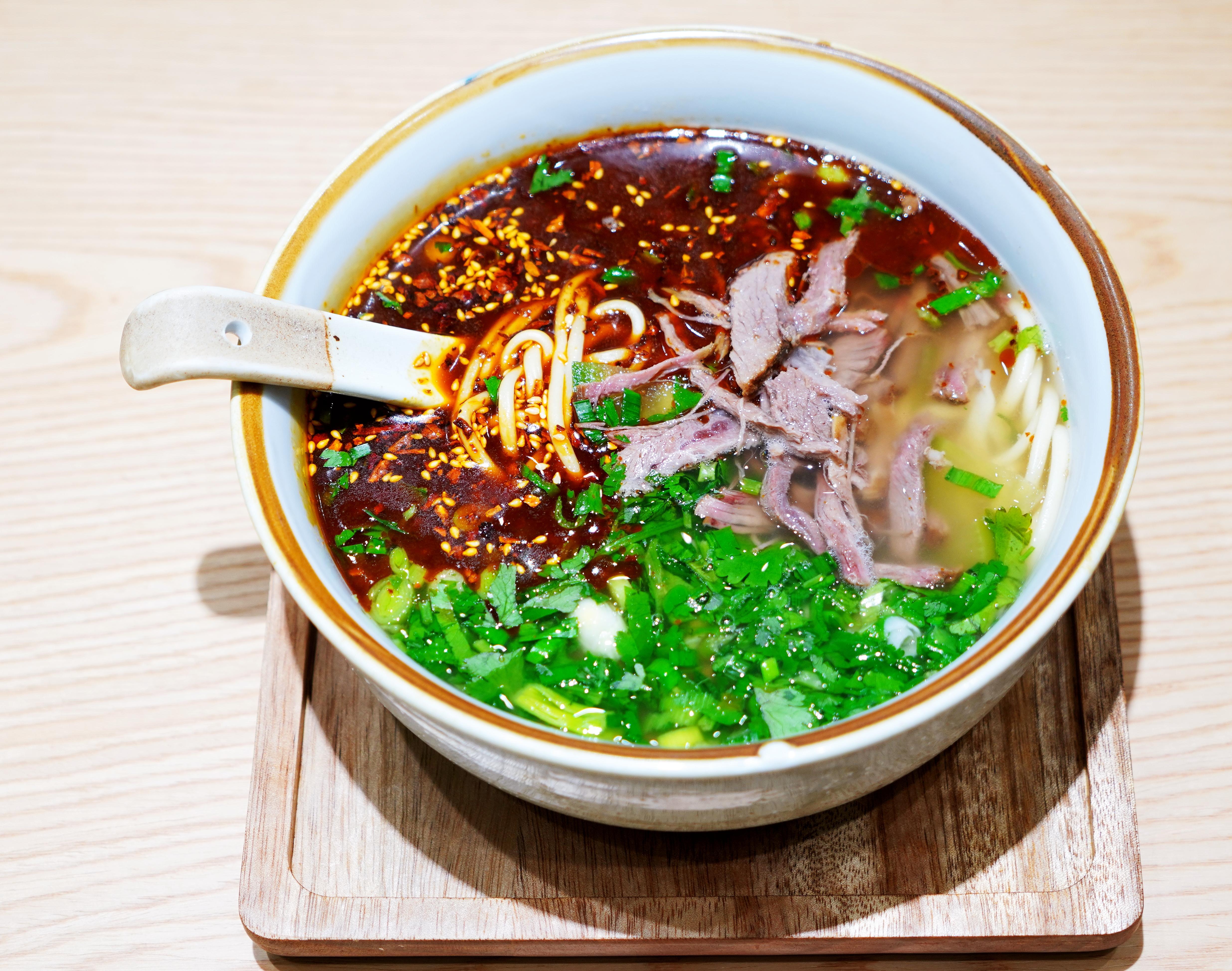 你也能做出正宗的蘭州拉面湯！掌握配方，味道不同凡響