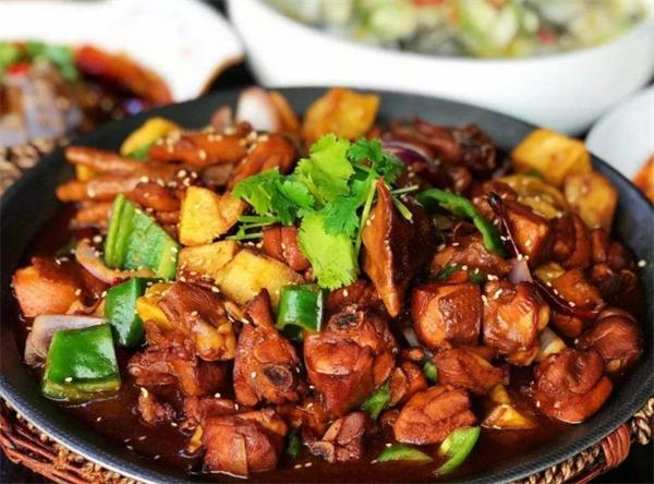 搖滾炒雞加盟費多少錢？了解成本，才知道它是否適合你！