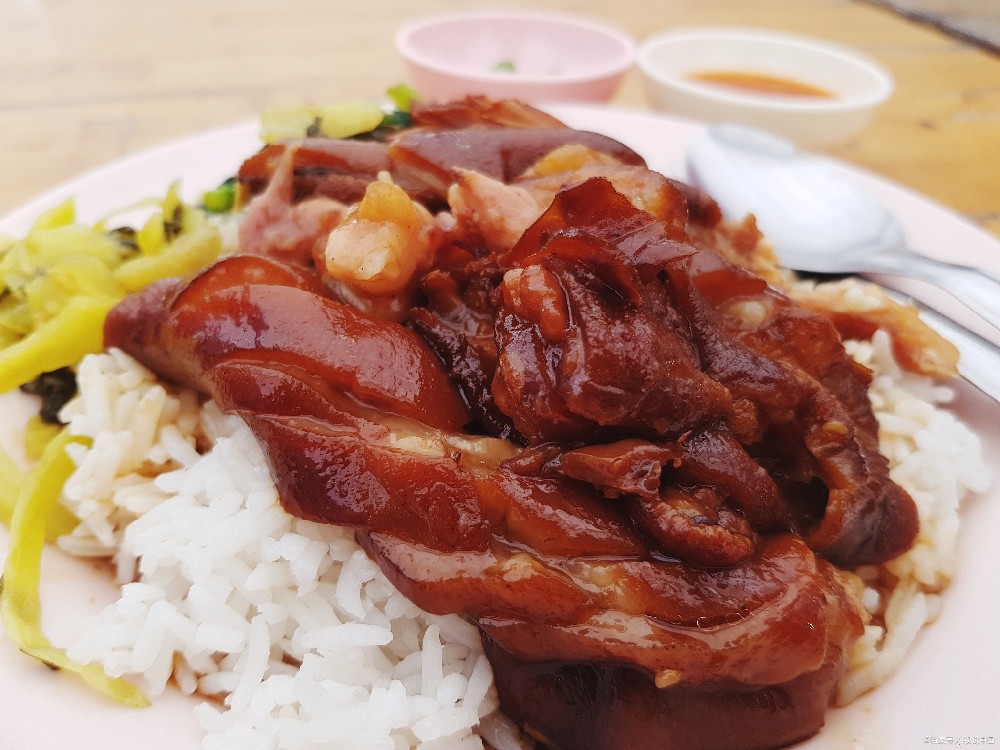 商用豬腳飯的核心配方，輕松掌握，讓顧客欲罷不能！