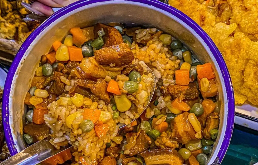 不依賴加盟，學茶缸飯的核心配方，打造自己的餐飲品牌。