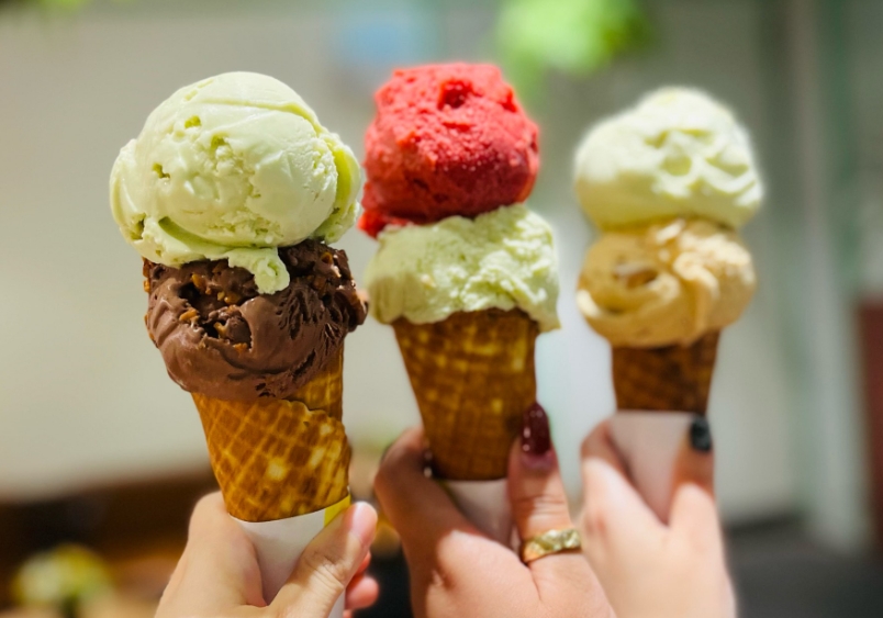 掌握網(wǎng)紅小吃技巧，打造屬于自己的餐飲品牌，突破市場競爭。