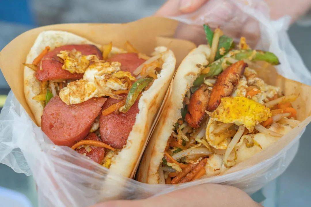 掌握網(wǎng)紅小吃技巧，打造屬于自己的餐飲品牌，突破市場競爭。