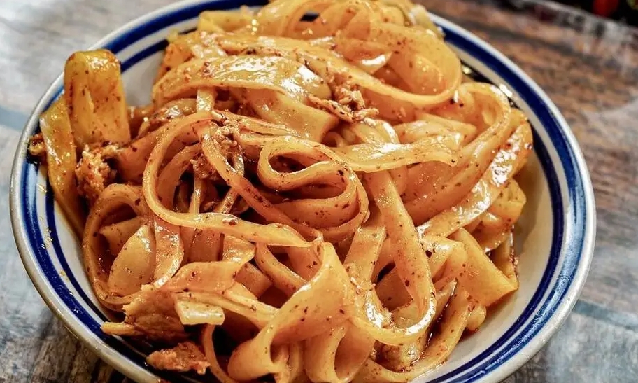 涼皮制作秘訣大公開，從入門到精通，涼皮培訓(xùn)助你成就美食夢想