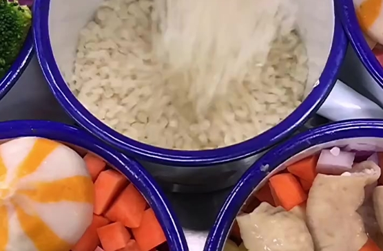 茶缸飯制作培訓(xùn)，掌握地道技藝，開啟美食事業(yè)！