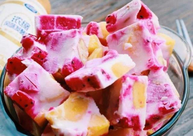 學做炒酸奶技術多少錢？投資回報高，成功創(chuàng)業(yè)無憂