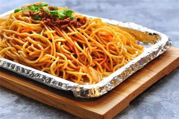 想學(xué)包燒米線？手把手教學(xué)，學(xué)會獨特技藝快速上手