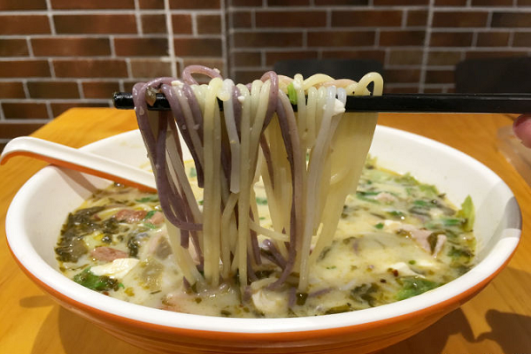 想學(xué)做正宗魚粉？手把手教你配料與烹飪技巧