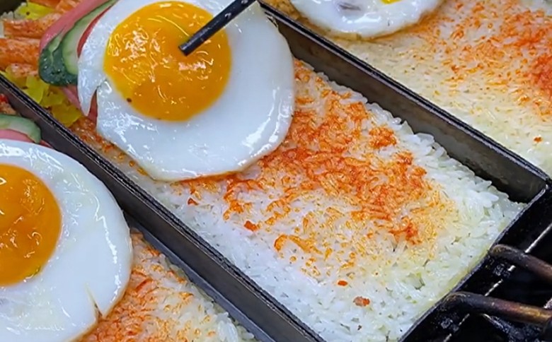 大米鍋巴飯?jiān)醋阅睦?？揭秘網(wǎng)紅小吃的獨(dú)特魅力與發(fā)展