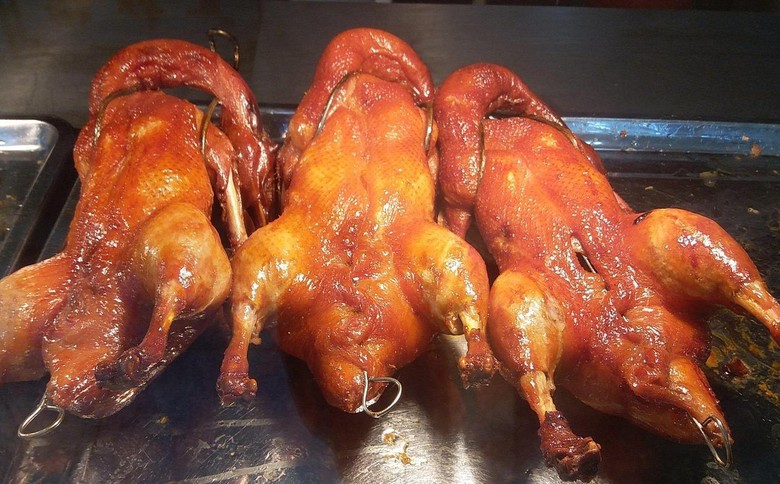 學脆皮吊爐烤鴨去哪里？從入門到精通，輕松掌握烤鴨制作技巧