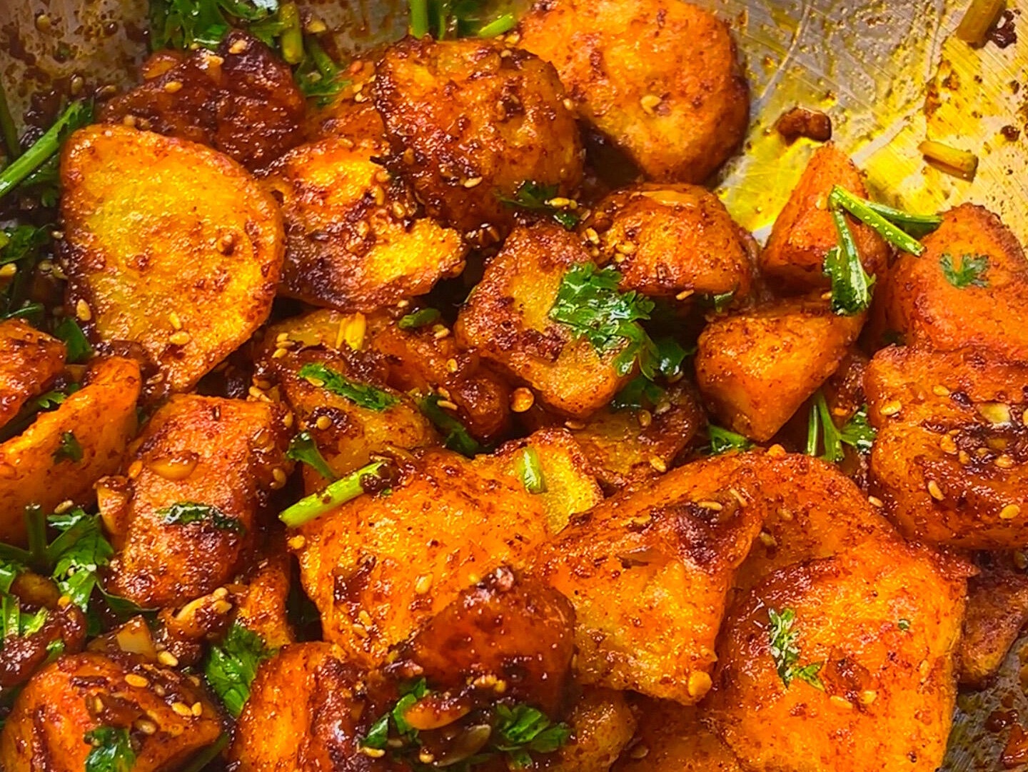 鍋巴土豆擺攤做法：從選材到制作，輕松掌握核心技術(shù)，開(kāi)啟財(cái)富之路！